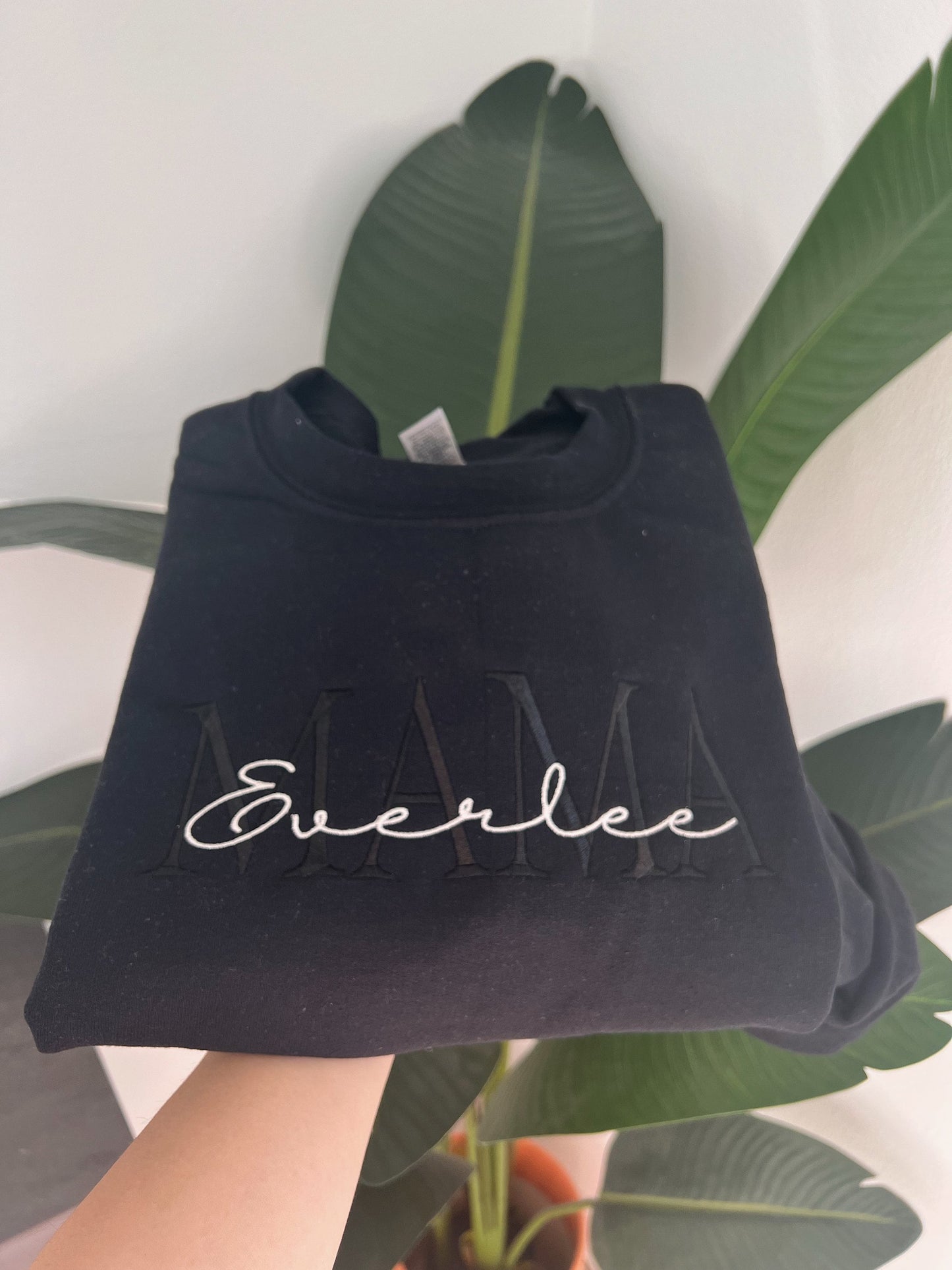 Mama Sweatshirt – Personalized Embroidery Gift for Mom