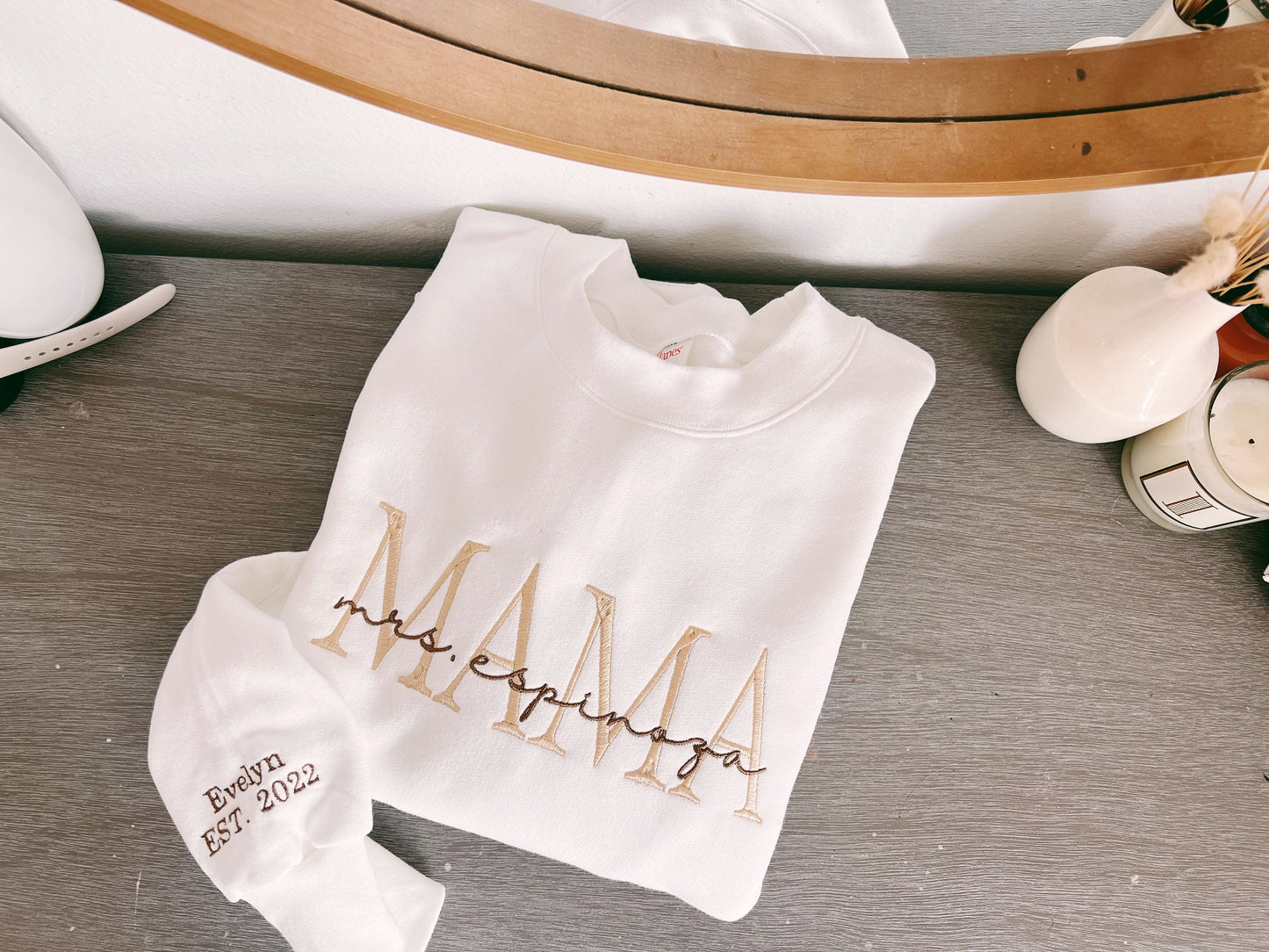 Mama Sweatshirt – Personalized Embroidery Gift for Mom