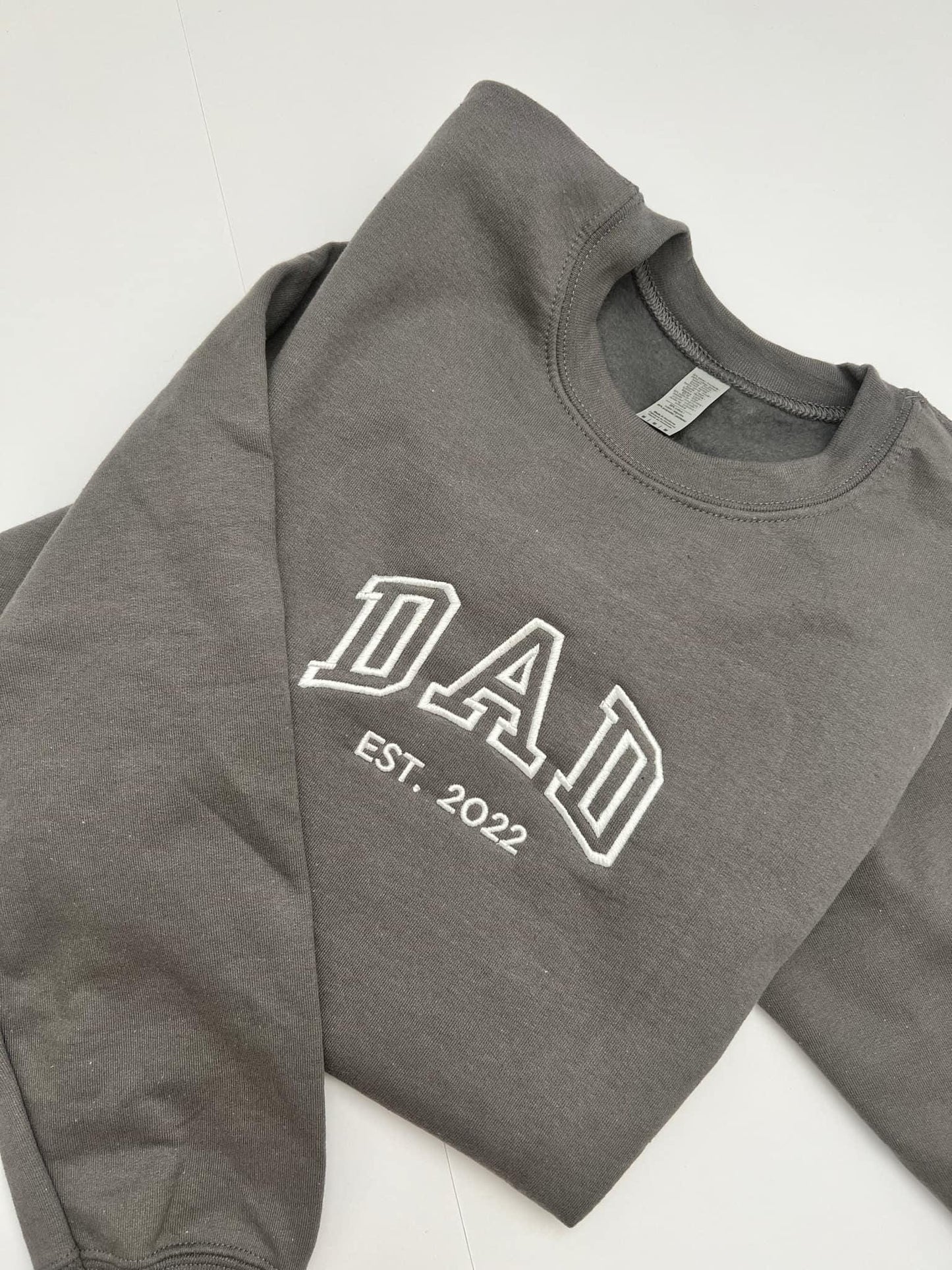 Dad & Grandpa Sweatshirt – Personalized Embroidery Gift with Date